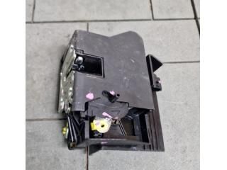 bontott DACIA DUSTER Bal hátsó Ajtózár