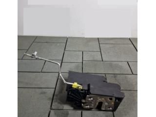 bontott DACIA DUSTER Bal hátsó Ajtózár