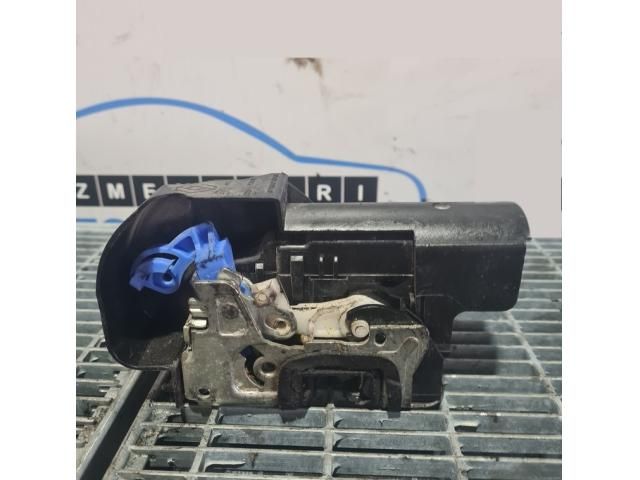 bontott DACIA DUSTER Bal hátsó Ajtózár