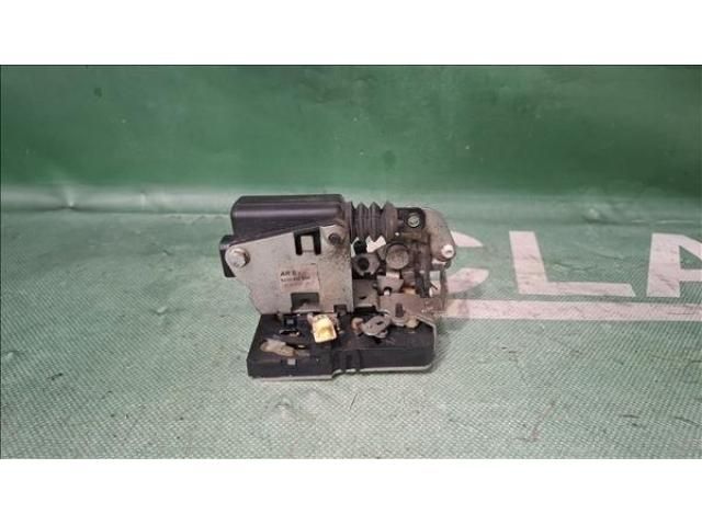 bontott DACIA DUSTER Bal hátsó Ajtózár