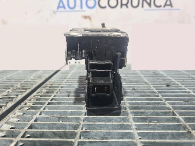 bontott DACIA DUSTER Bal hátsó Ajtózár