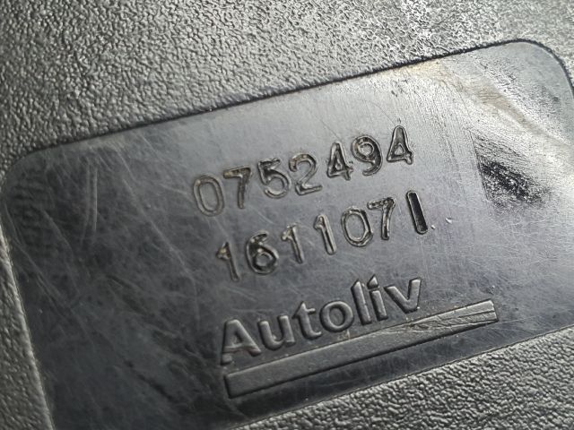 bontott DACIA DUSTER Bal hátsó Biztonsági Öv Csat