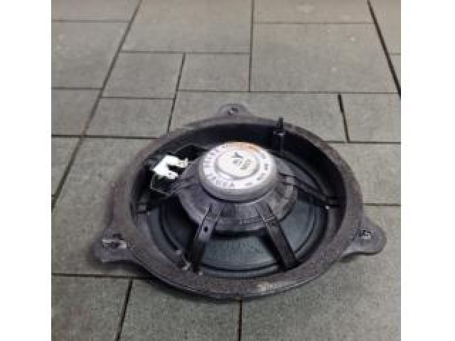 bontott DACIA DUSTER Bal hátsó Hangszóró