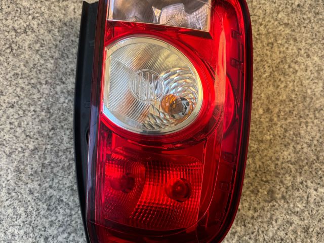 bontott DACIA DUSTER Bal Hátsó Lámpa