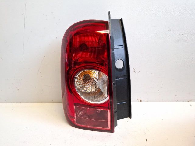 bontott DACIA DUSTER Bal Hátsó Lámpa