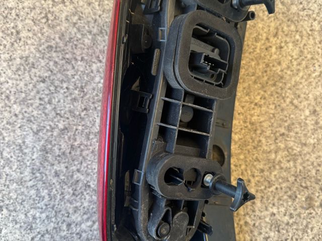 bontott DACIA DUSTER Bal Hátsó Lámpa