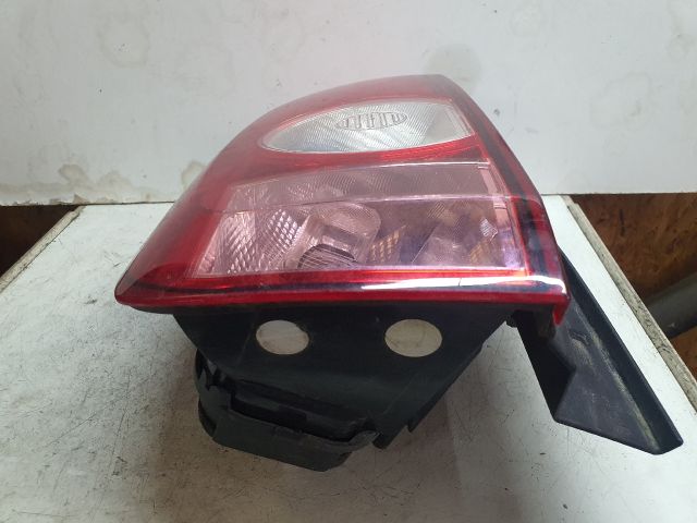 bontott DACIA DUSTER Bal Hátsó Lámpa