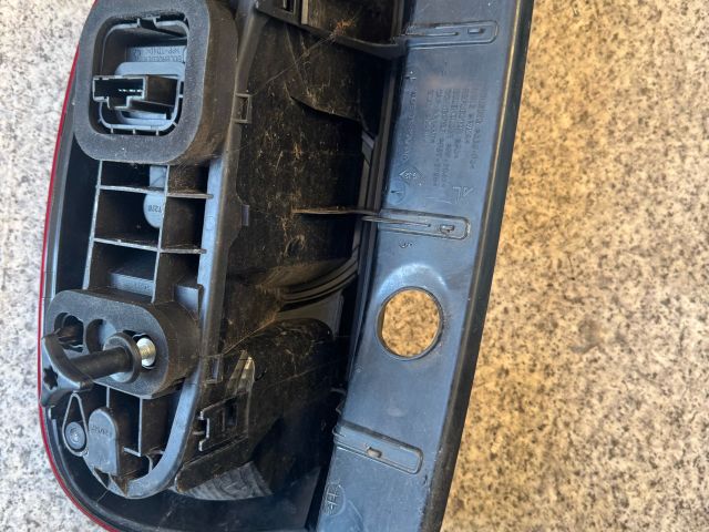 bontott DACIA DUSTER Bal Hátsó Lámpa