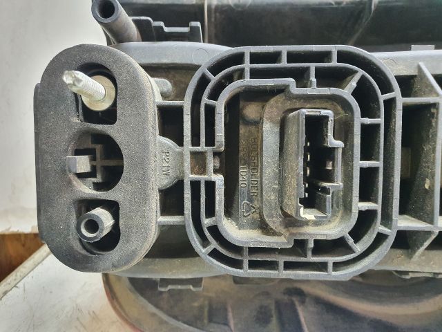 bontott DACIA DUSTER Bal Hátsó Lámpa