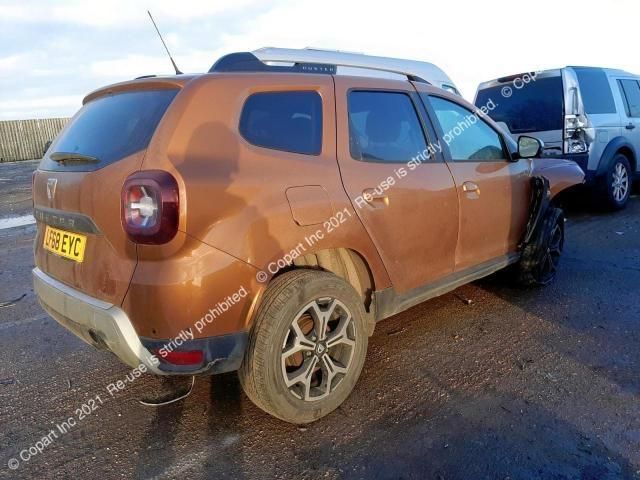 bontott DACIA DUSTER Bal hátsó Sárvédő