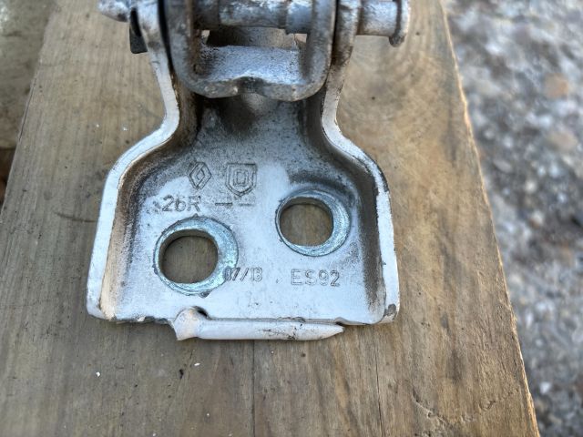 bontott DACIA DUSTER Bal hátsó Zsanér