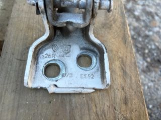 bontott DACIA DUSTER Bal hátsó Zsanér