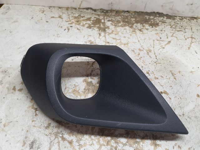 bontott DACIA DUSTER Bal Ködfényszóró Lámpakeret