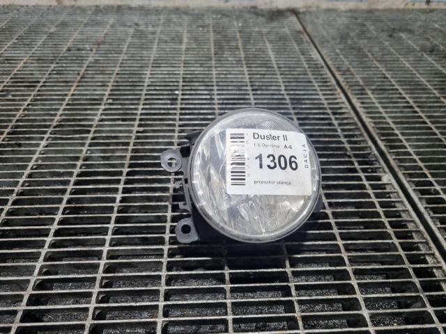 bontott DACIA DUSTER Bal Ködfényszóró