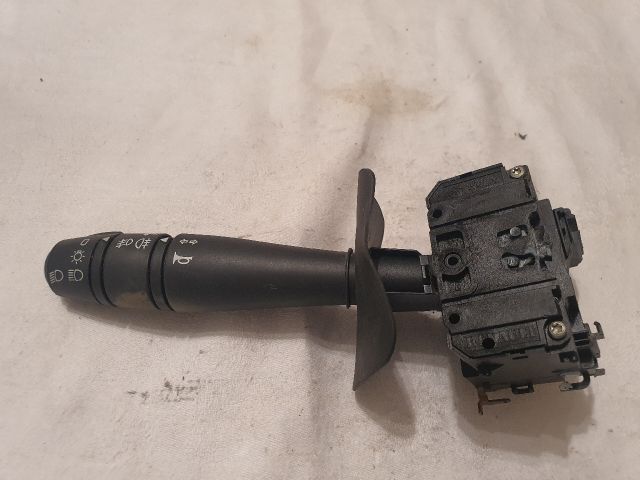 bontott DACIA DUSTER Bal Kormánykapcsoló Irányjelző