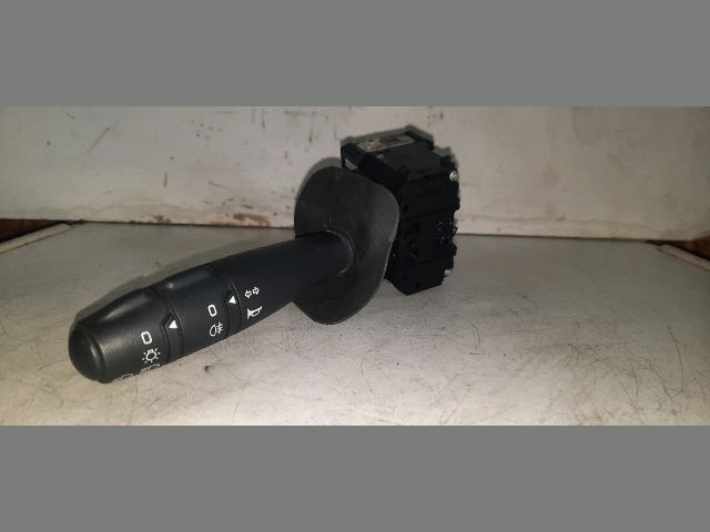 bontott DACIA DUSTER Bal Kormánykapcsoló Irányjelző