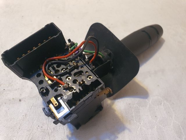 bontott DACIA DUSTER Bal Kormánykapcsoló Irányjelző