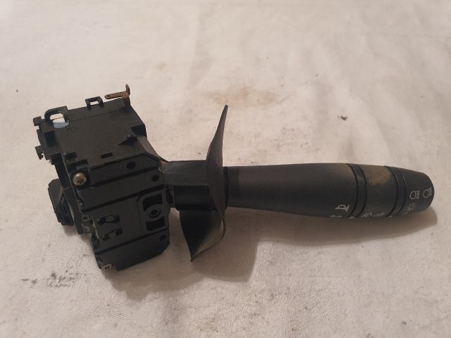 bontott DACIA DUSTER Bal Kormánykapcsoló Irányjelző