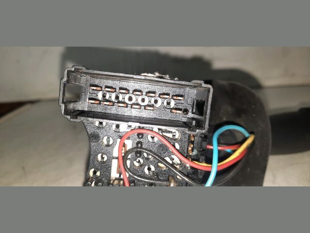 bontott DACIA DUSTER Bal Kormánykapcsoló Irányjelző