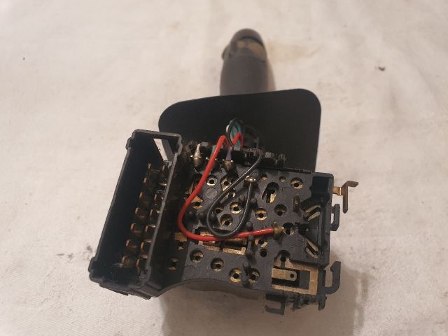 bontott DACIA DUSTER Bal Kormánykapcsoló Irányjelző