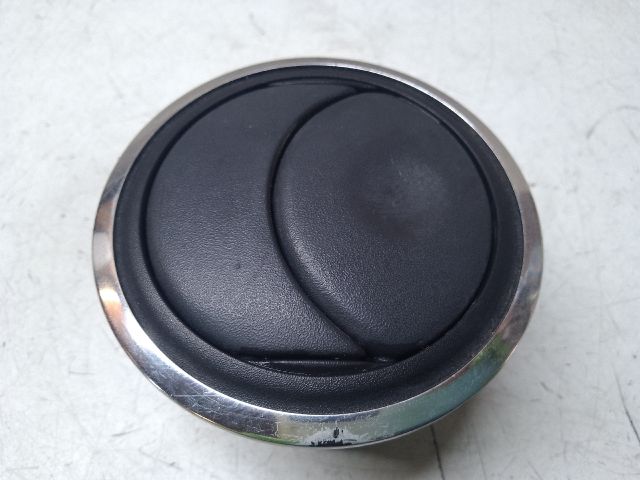 bontott DACIA DUSTER Bal Szellőző