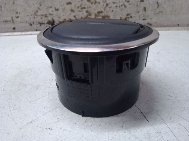 bontott DACIA DUSTER Bal Szellőző