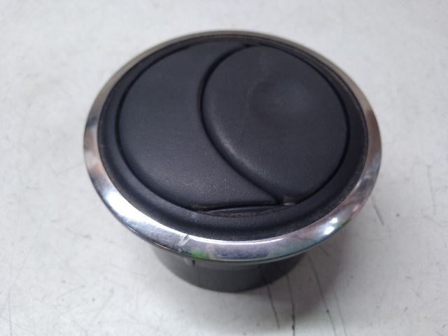 bontott DACIA DUSTER Bal Szellőző