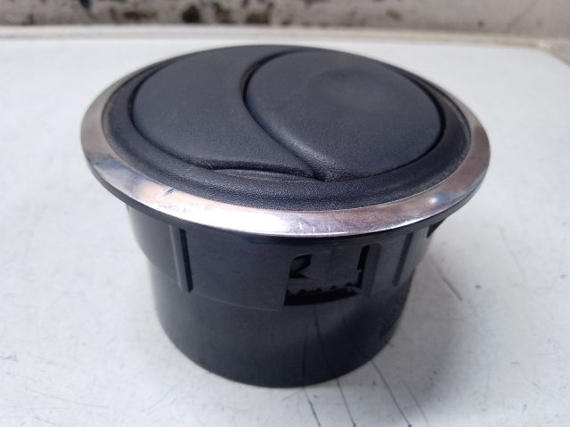 bontott DACIA DUSTER Bal Szellőző