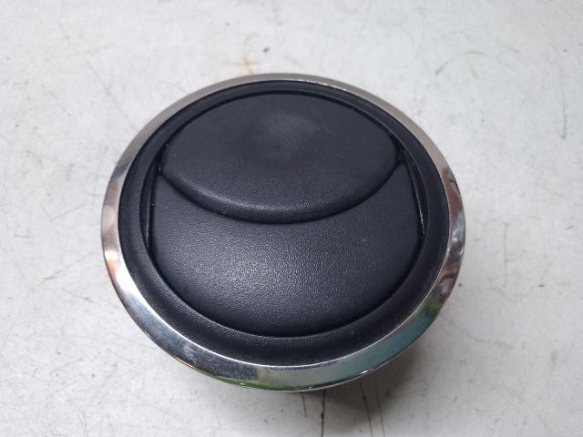 bontott DACIA DUSTER Bal Szellőző