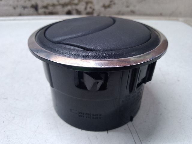 bontott DACIA DUSTER Bal Szellőző