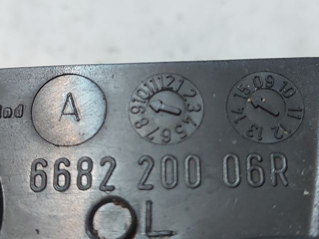 bontott DACIA DUSTER Bal Szélvédő Alatti Vízelvezető Műanyag