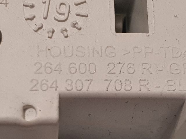 bontott DACIA DUSTER Beltér Világítás Hátsó