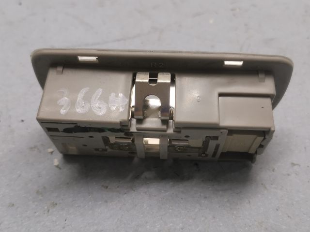 bontott DACIA DUSTER Beltér Világítás Hátsó