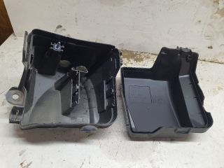 bontott DACIA DUSTER Biztosítéktábla Doboz