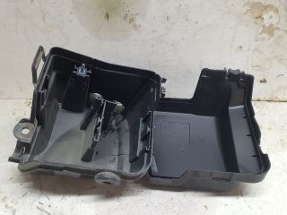 bontott DACIA DUSTER Biztosítéktábla Doboz