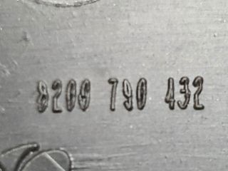 bontott DACIA DUSTER Biztosítéktábla Doboz