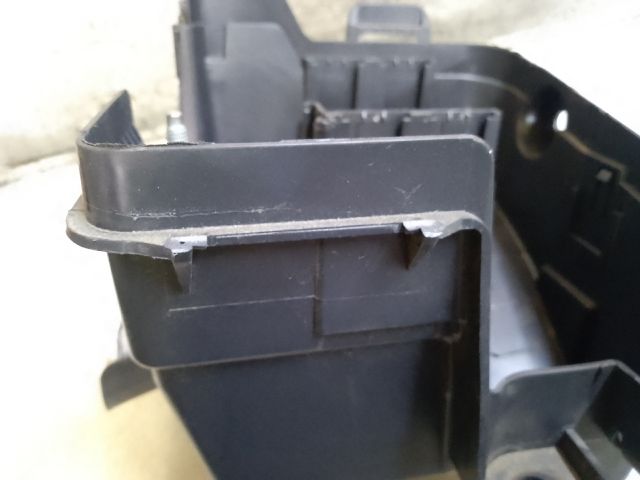 bontott DACIA DUSTER Biztosítéktábla Doboz