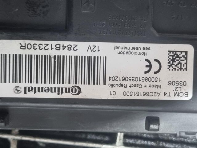 bontott DACIA DUSTER Biztosítéktábla Utastér