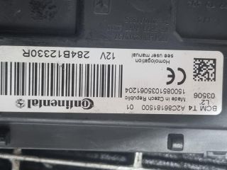 bontott DACIA DUSTER Biztosítéktábla Utastér