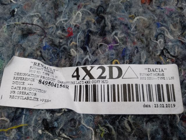 bontott DACIA DUSTER Csomagtér Kárpit