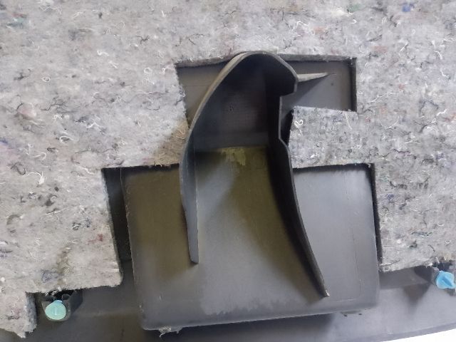 bontott DACIA DUSTER Csomagtérajtó Burkolat Felső