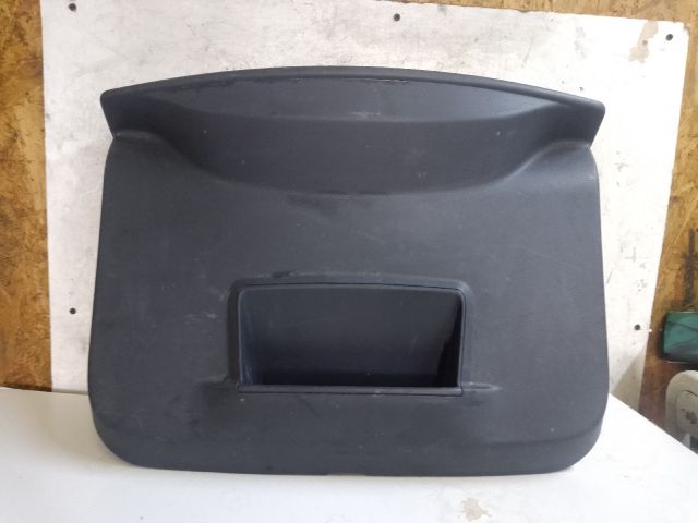 bontott DACIA DUSTER Csomagtérajtó Burkolat Felső