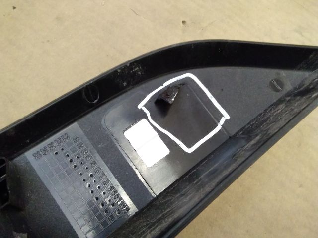 bontott DACIA DUSTER Csomagtérajtó Díszléc