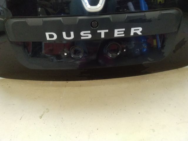 bontott DACIA DUSTER Csomagtérajtó Díszléc