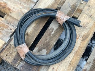 bontott DACIA DUSTER Csomagtérajtó Gumikéder