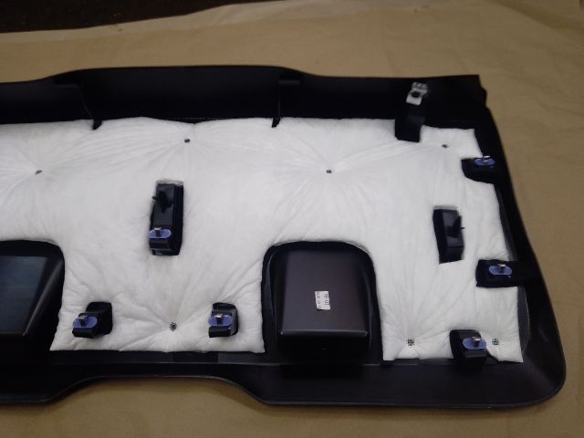 bontott DACIA DUSTER Csomagtérajtó Kárpit