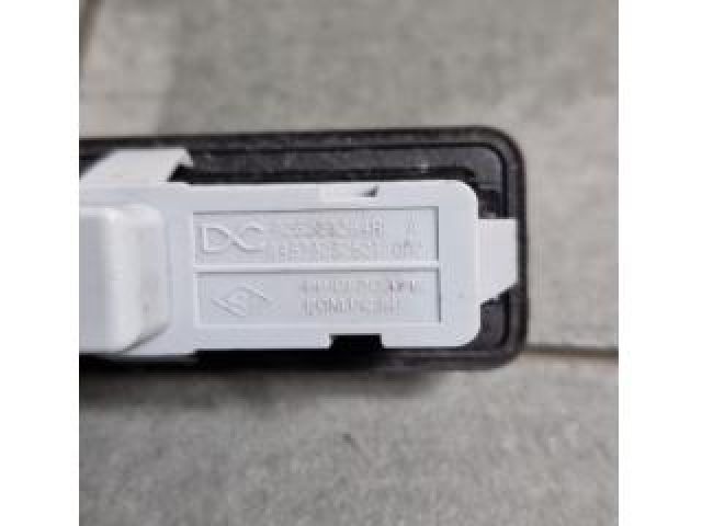 bontott DACIA DUSTER Csomagtérajtó Kilincs