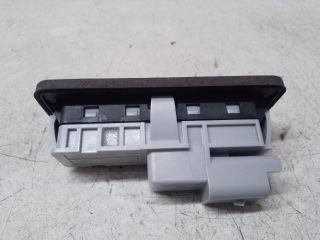 bontott DACIA DUSTER Csomagtérajtó Kilincs