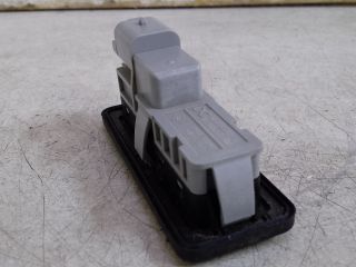 bontott DACIA DUSTER Csomagtérajtó Kilincs