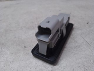 bontott DACIA DUSTER Csomagtérajtó Kilincs